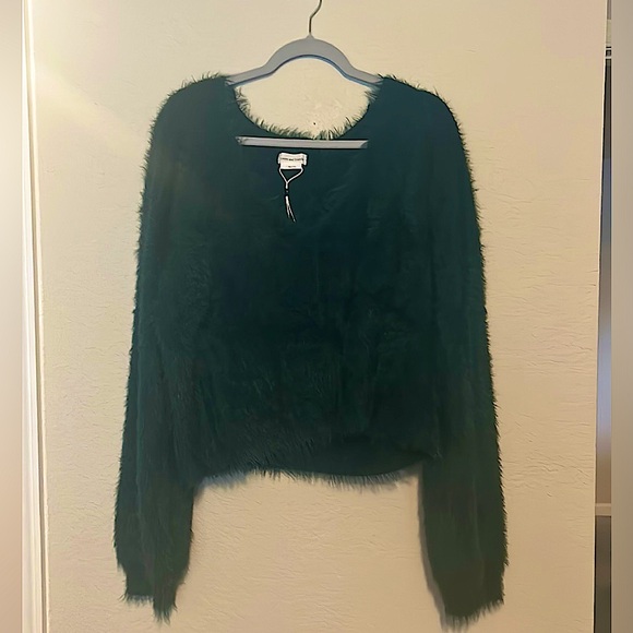 Lover and friends V neck large crop. Color teal. Very soft - Picture 3 of 5